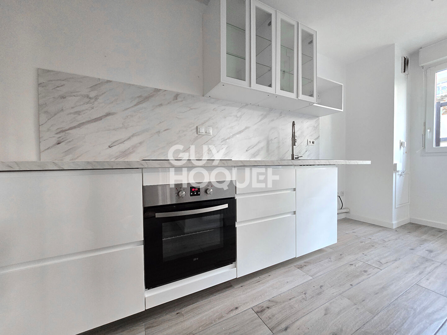 CENTRE-VILLE - TERRASSE - PARKING