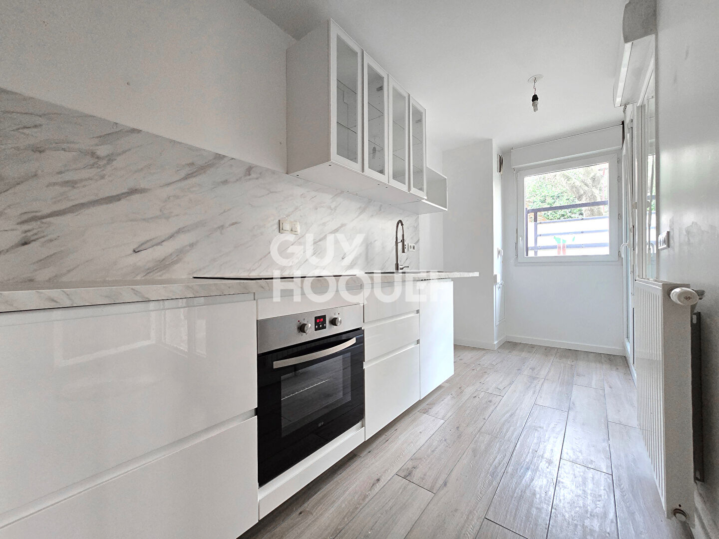 CENTRE-VILLE - TERRASSE - PARKING