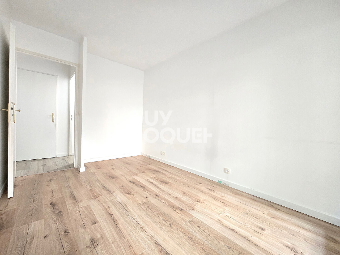 CENTRE-VILLE - TERRASSE - PARKING