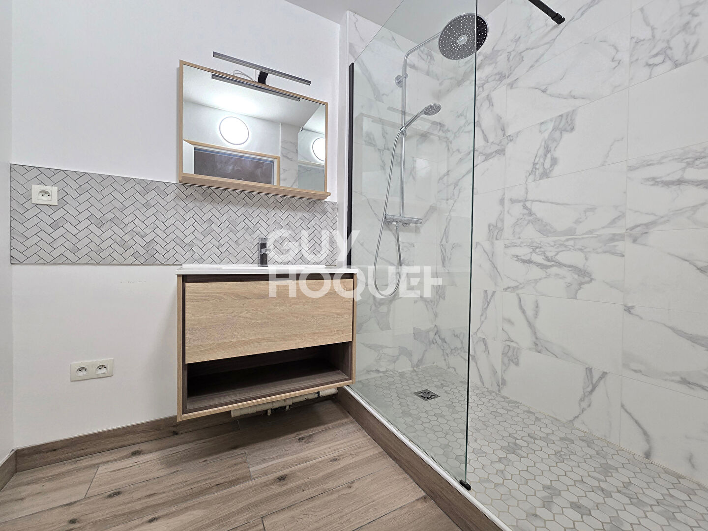 CENTRE-VILLE - TERRASSE - PARKING