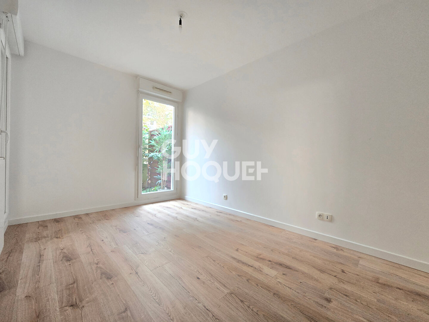 CENTRE-VILLE - TERRASSE - PARKING