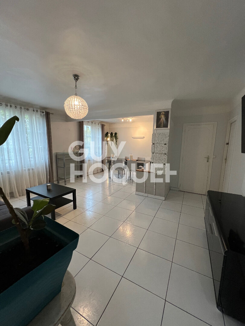 Appartement meublé proche commodités et RER