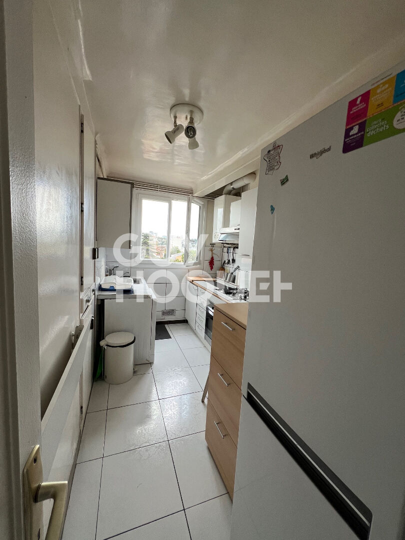 Appartement meublé proche commodités et RER