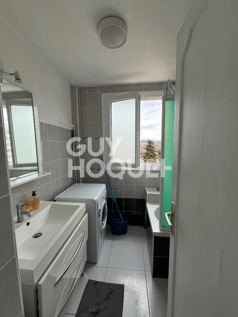 Appartement meublé proche commodités et RER