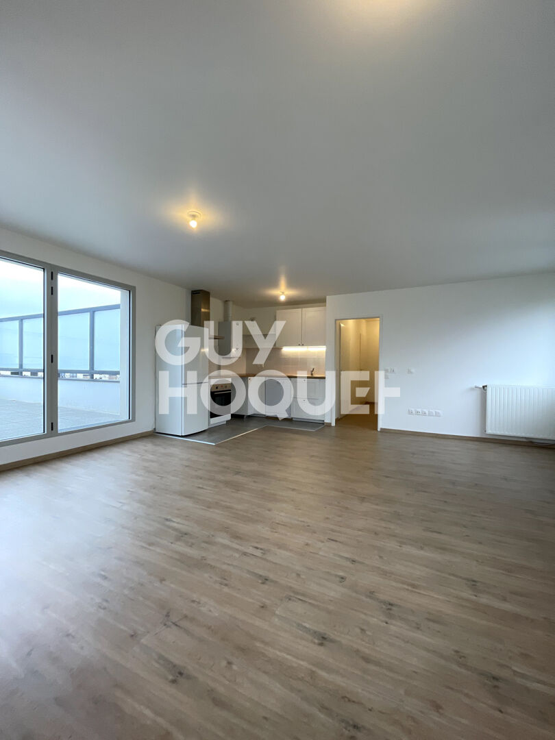 APPARTEMENT EN DERNIER ETAGE AVEC TERRASSE !
