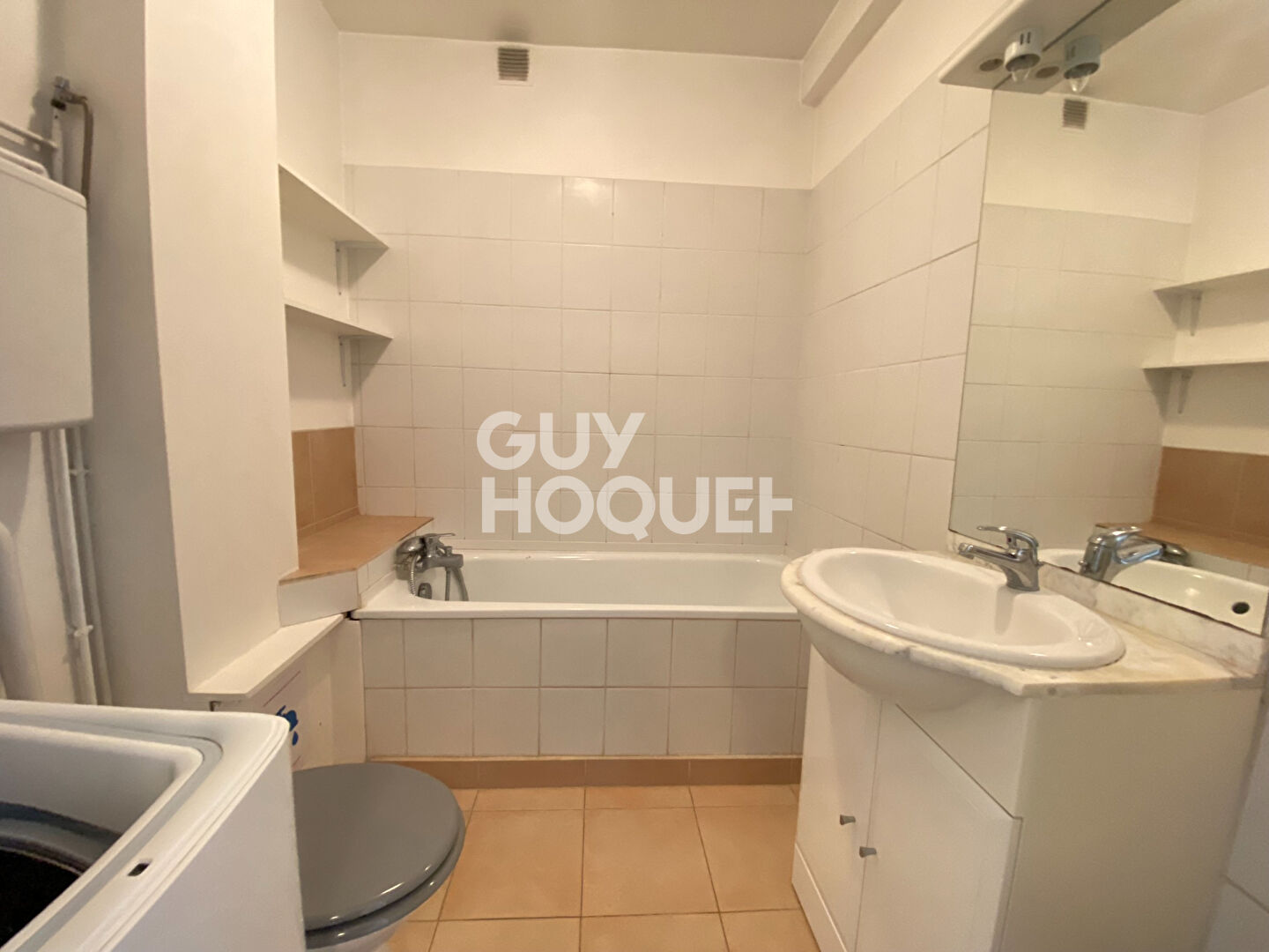 2 pièces vendu loué proche RER - 43.21 m2