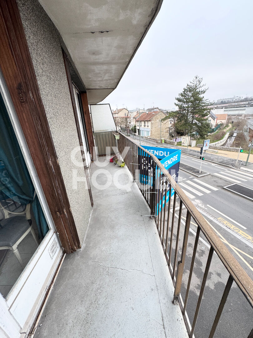 4 pièces avec balcon proche RER Laplace !
