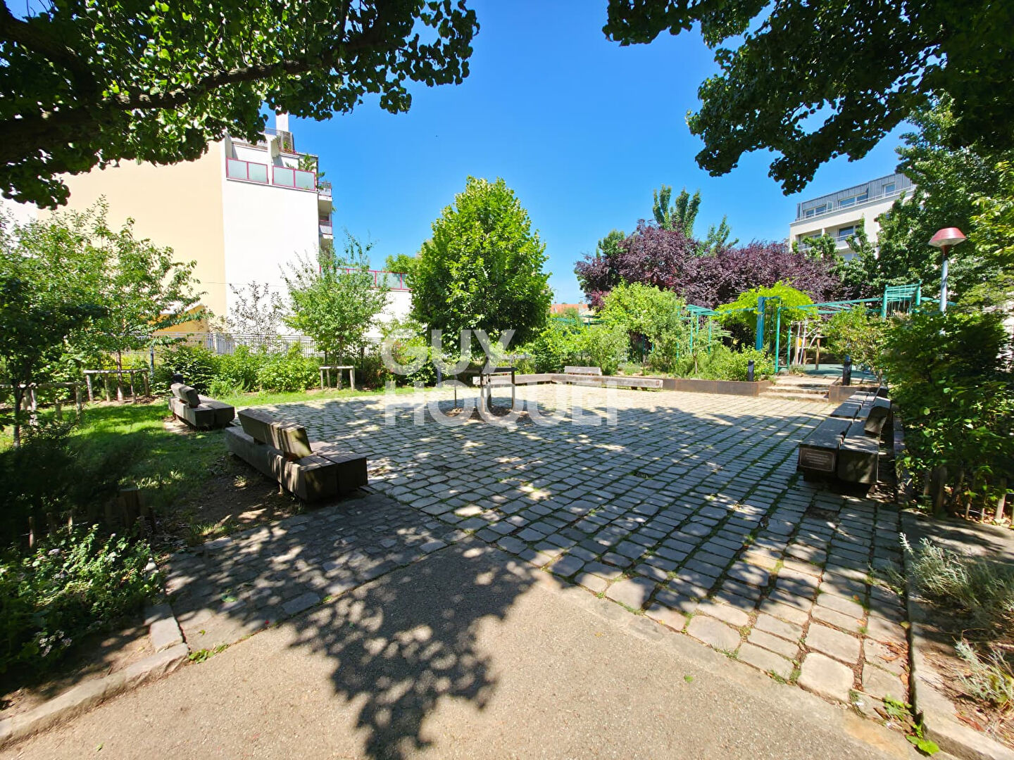 CENTRE-VILLE - BOX DOUBLE - CAVE - BALCON