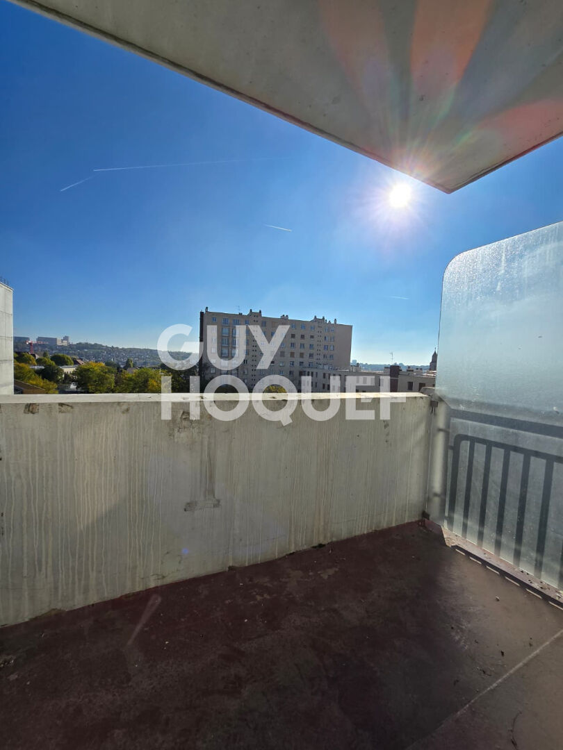 T1 - Vue dégagée au pied du RER