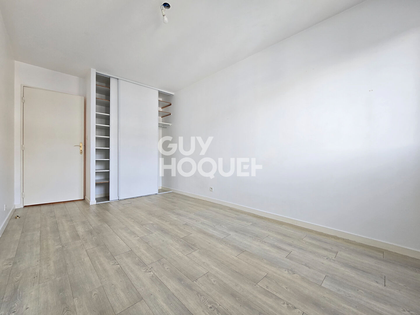 Grand 3 pièces, Centre ville, immeuble 2004