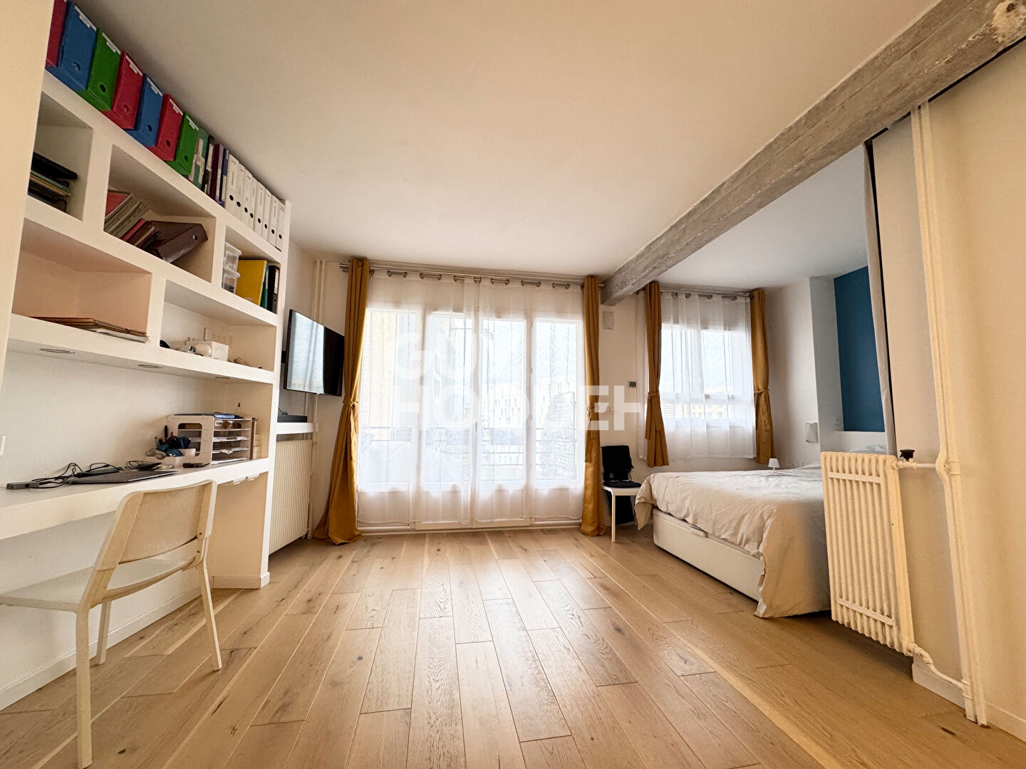 Studio refait à neuf avec balcon !