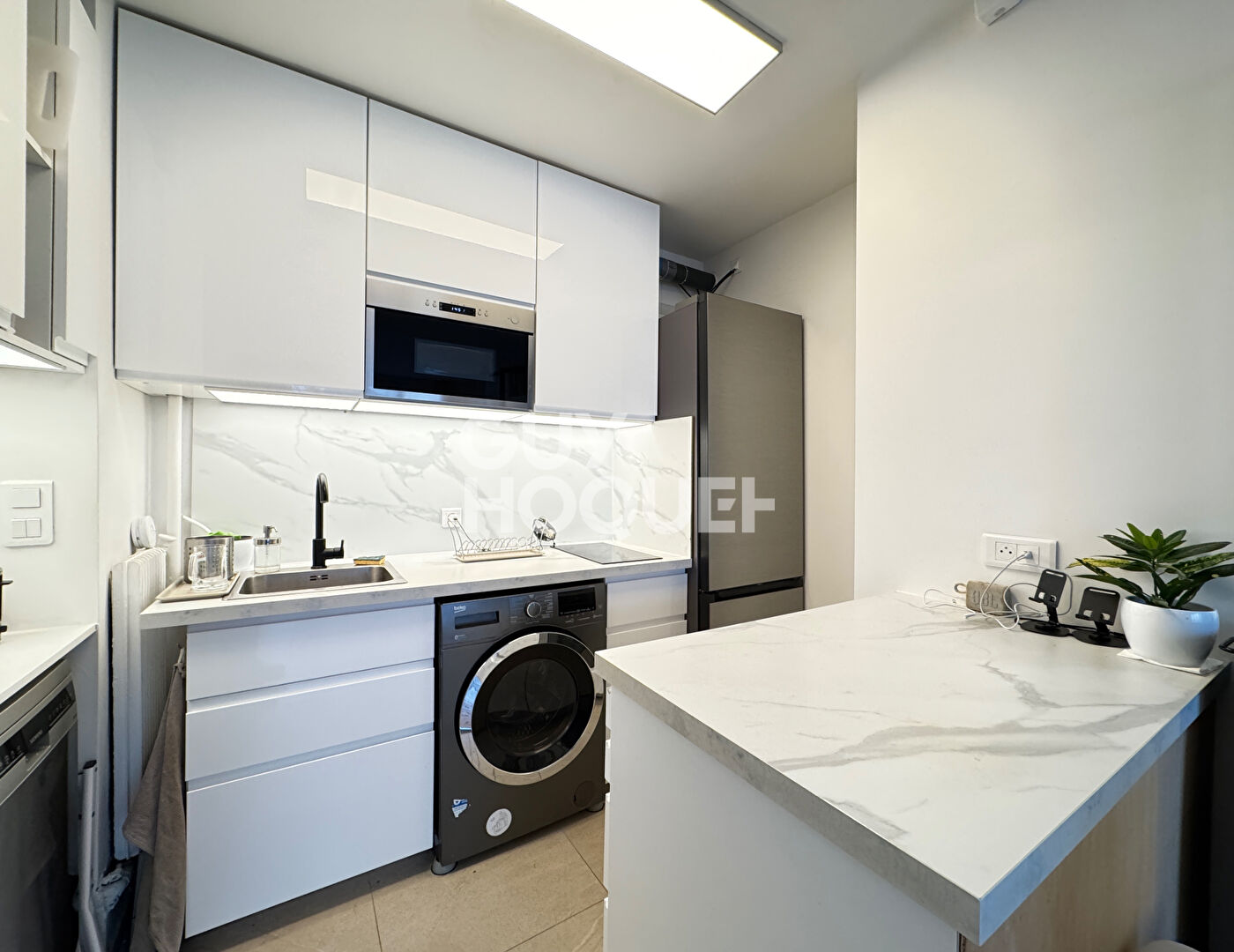 Studio refait à neuf avec balcon !