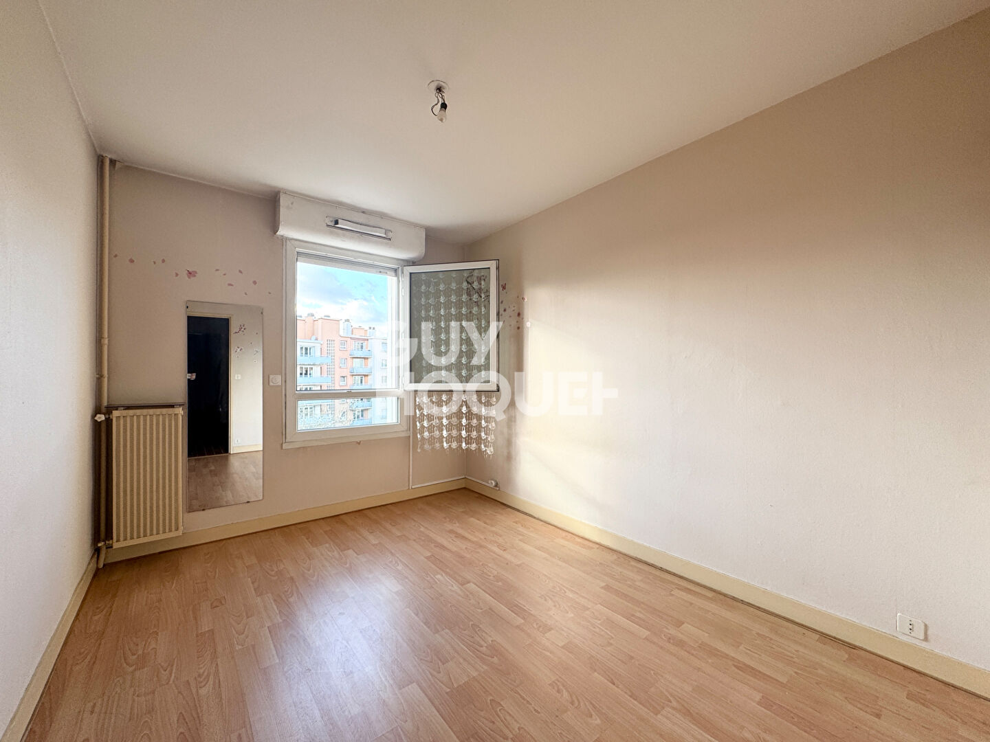 2 pièces - Mairie de Montrouge.