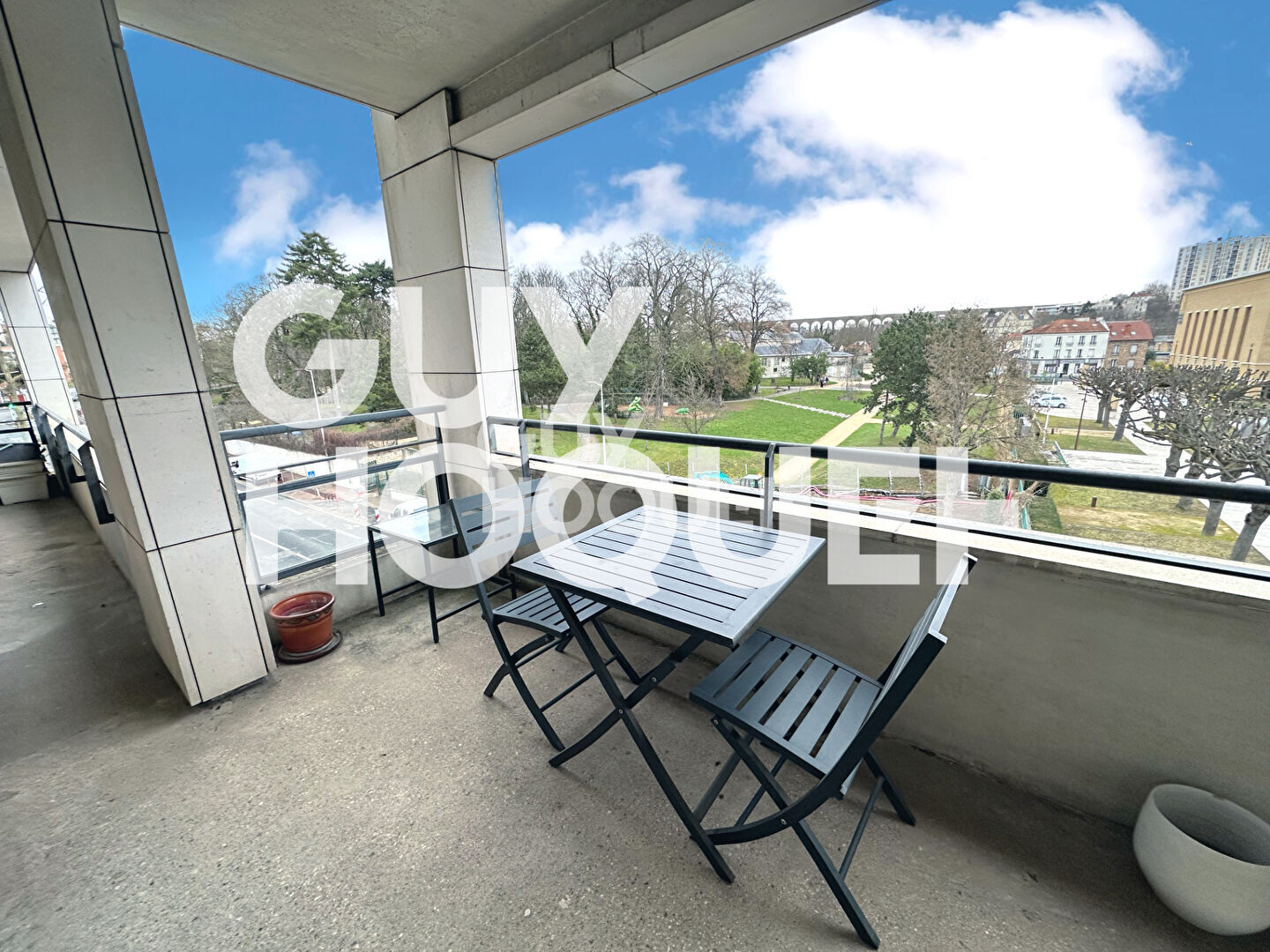 grand 2 pièces meublé  - centre ville