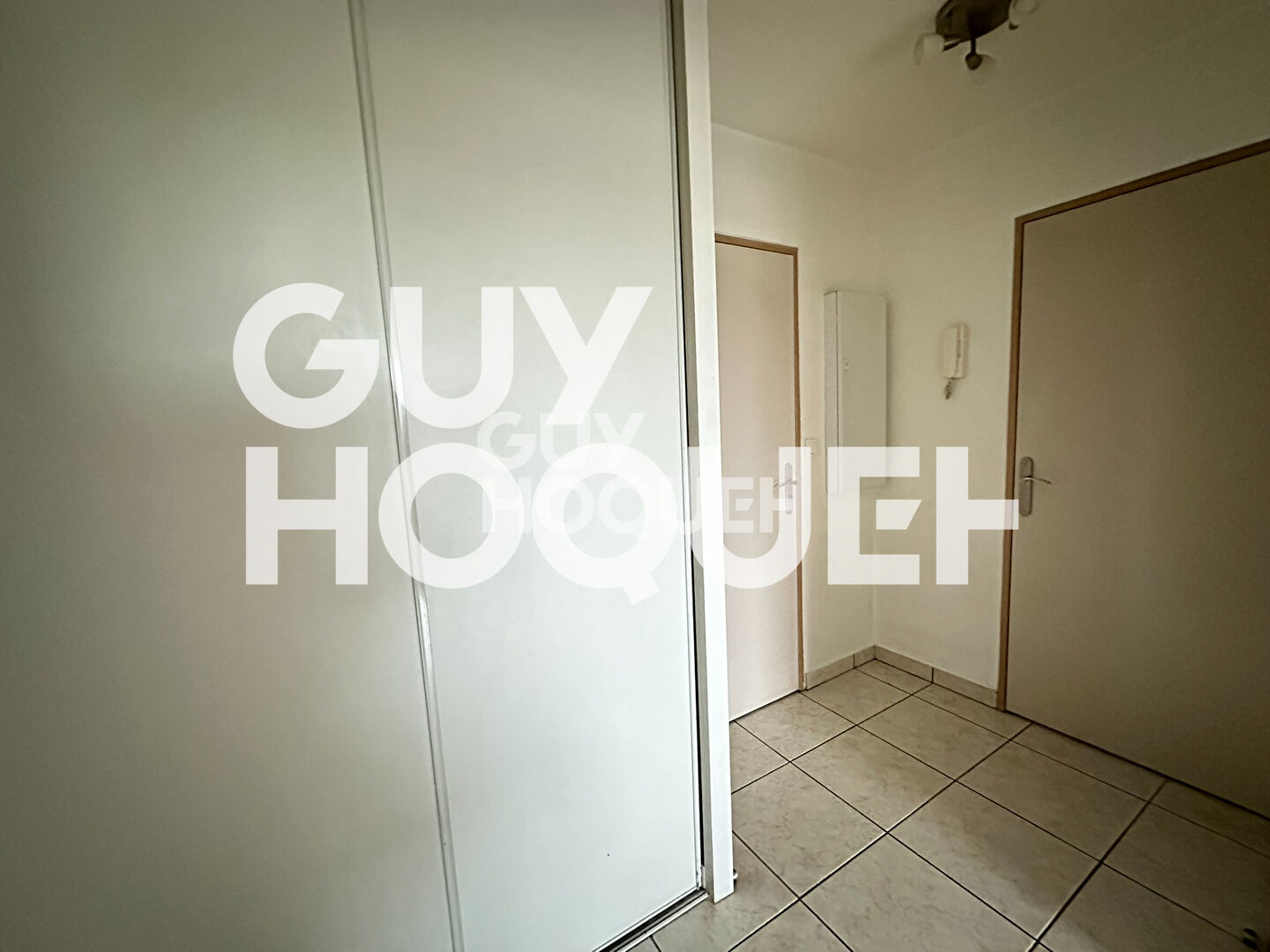 grand 2 pièces meublé  - centre ville