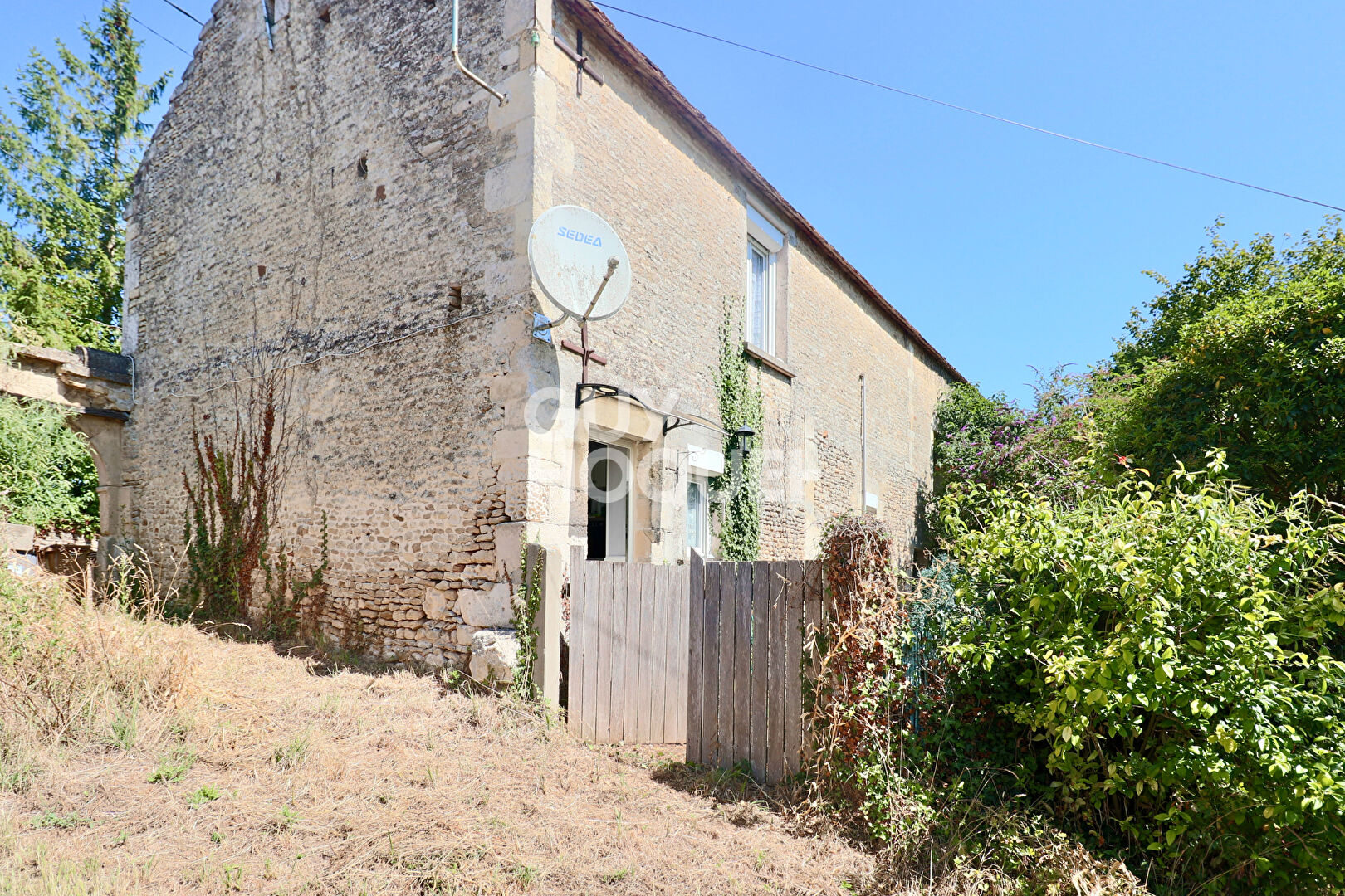 Maison entièrement à rénover