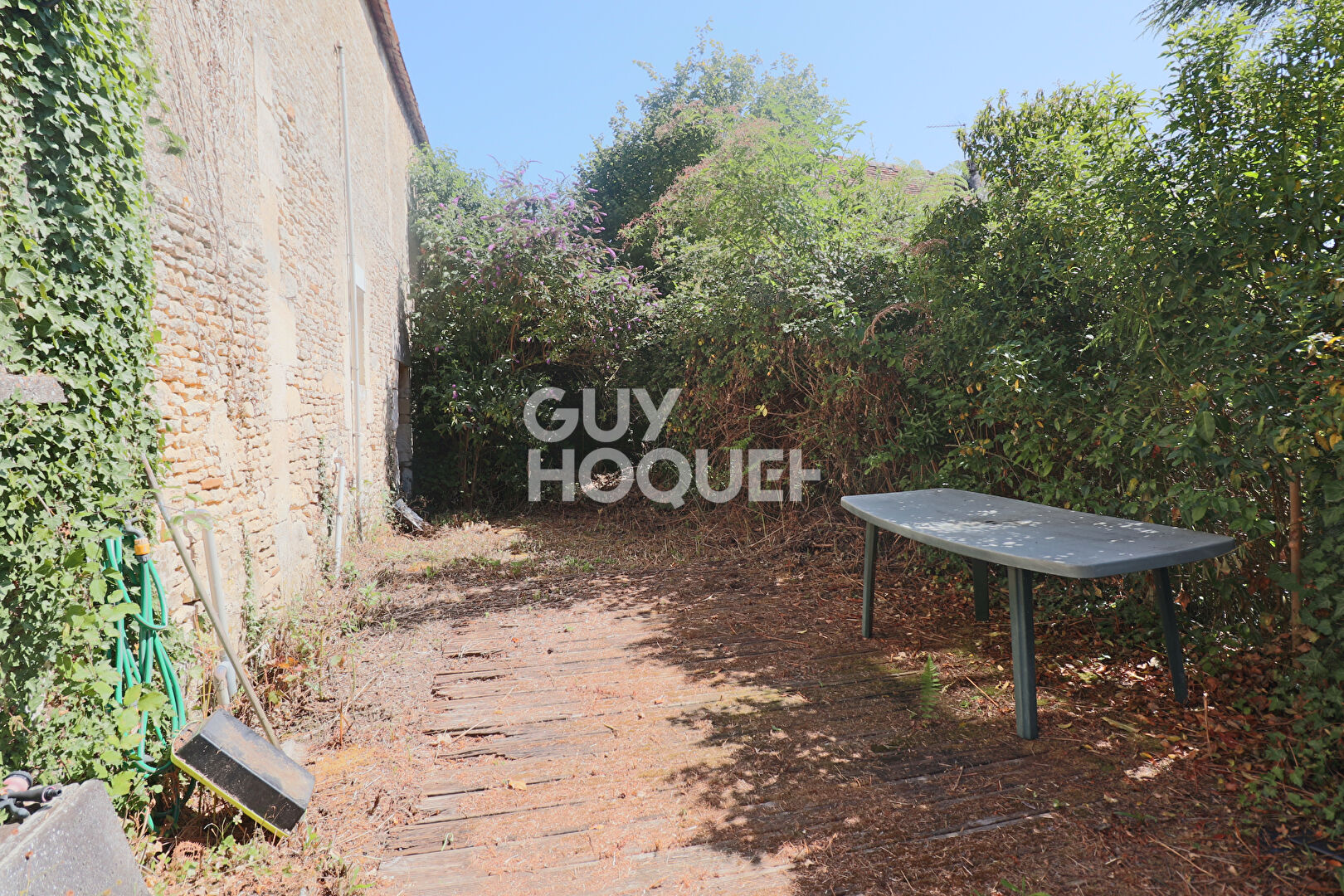 Maison entièrement à rénover