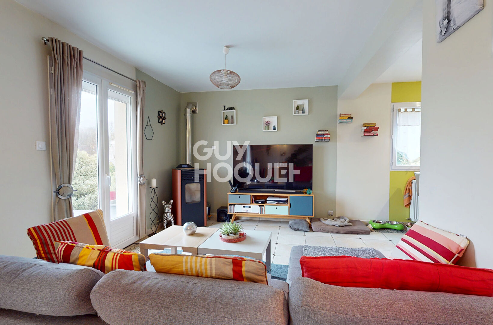 Maison sur sous-sol, 5 pièces principales.