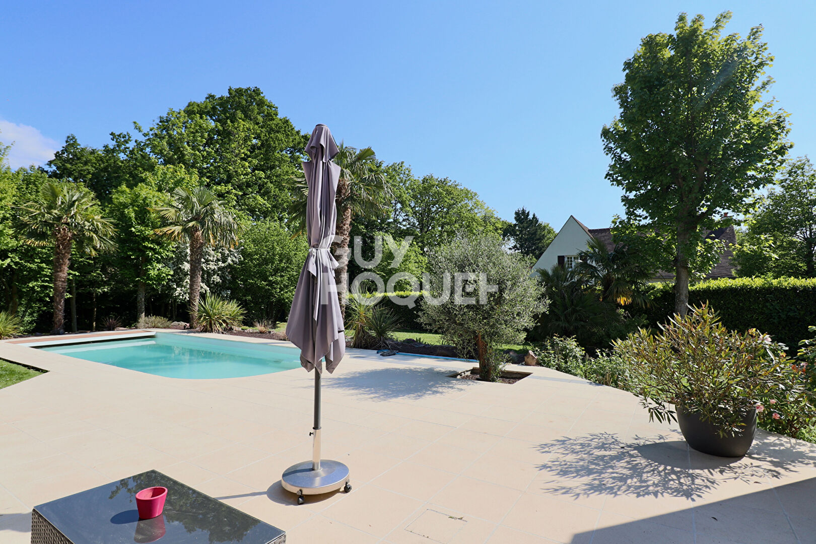 Maison avec Piscine chauffée et sous-sol