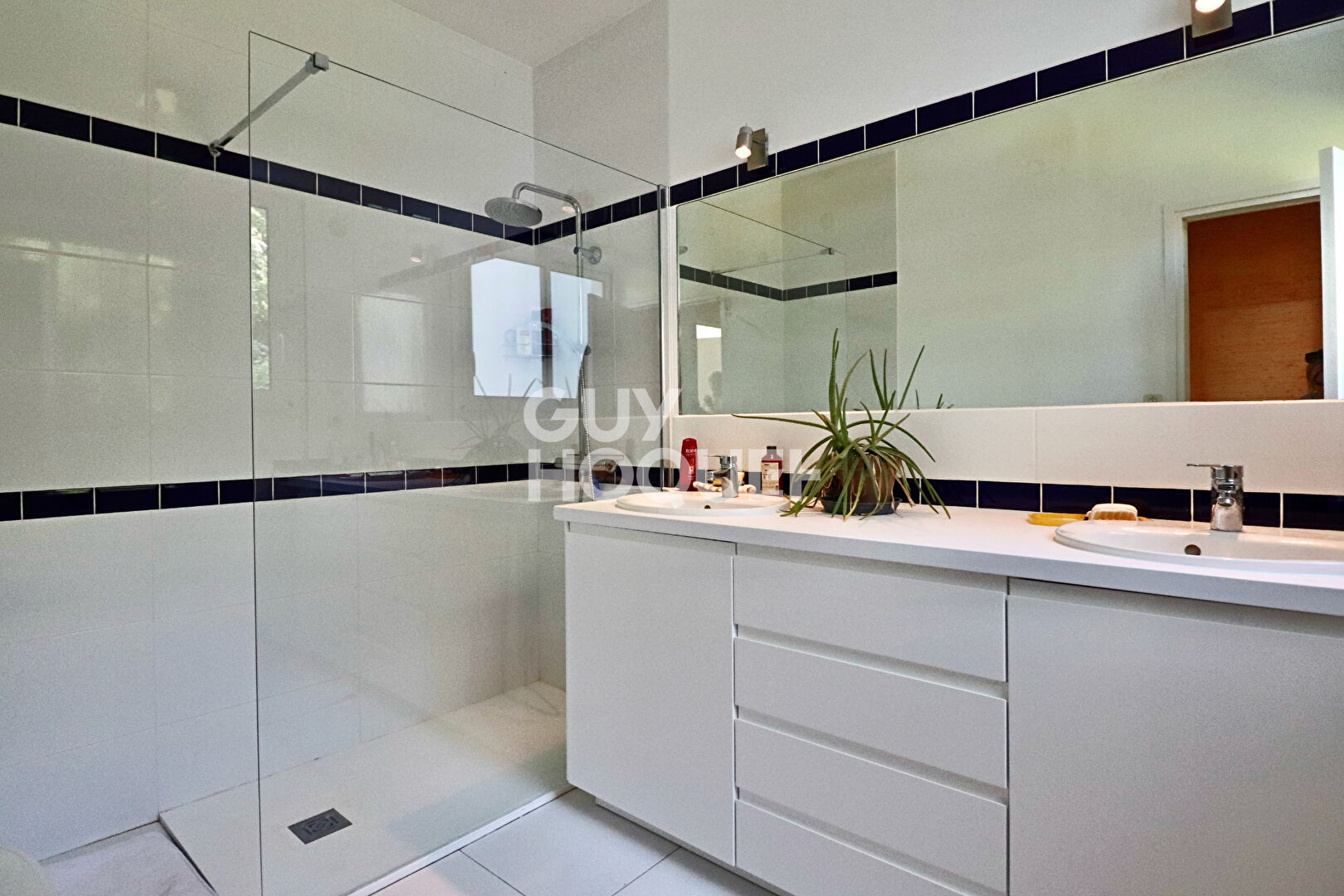 Maison avec Piscine chauffée et sous-sol