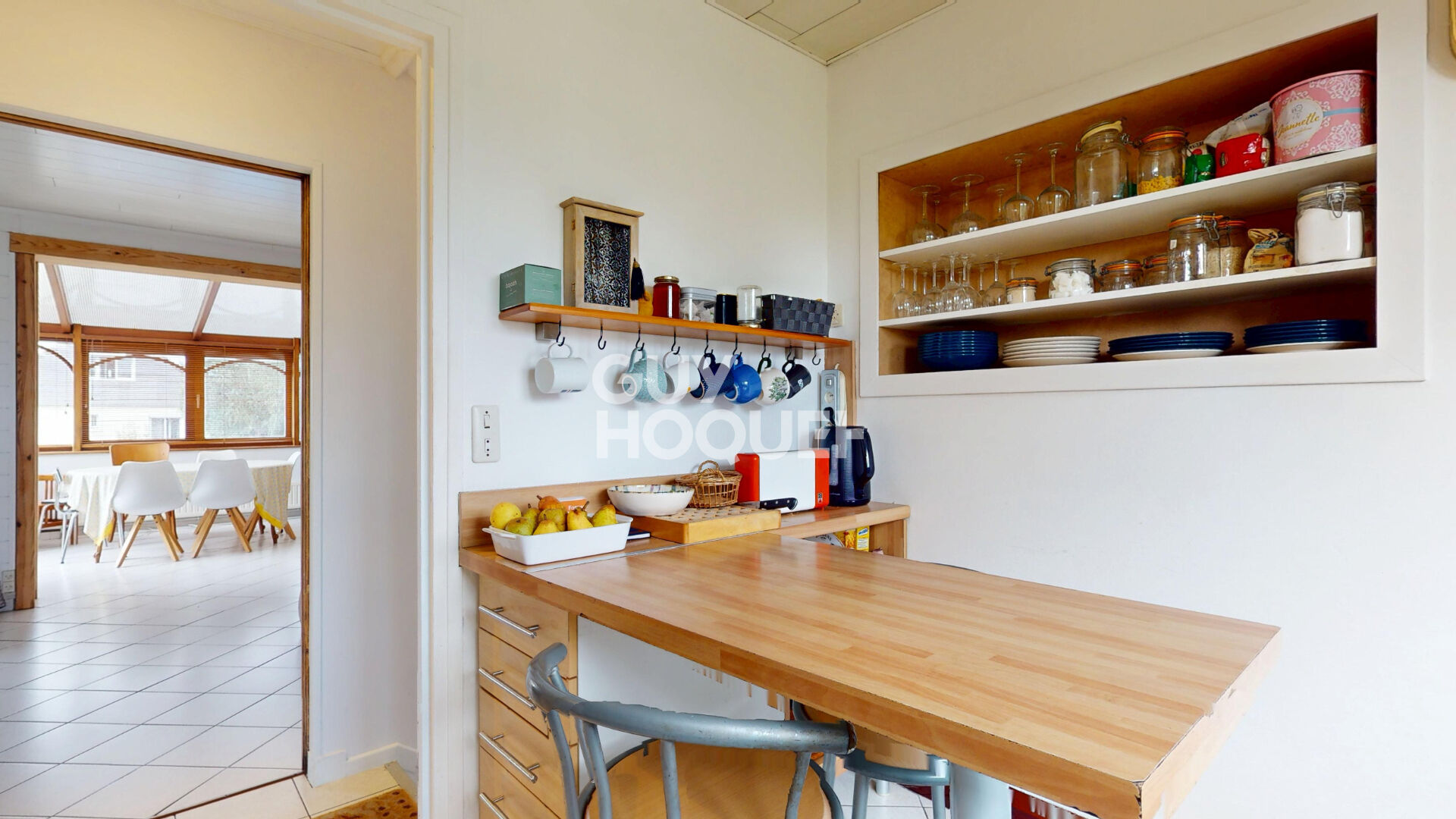 Maison au calme - sous-sol, atelier et beau jardin