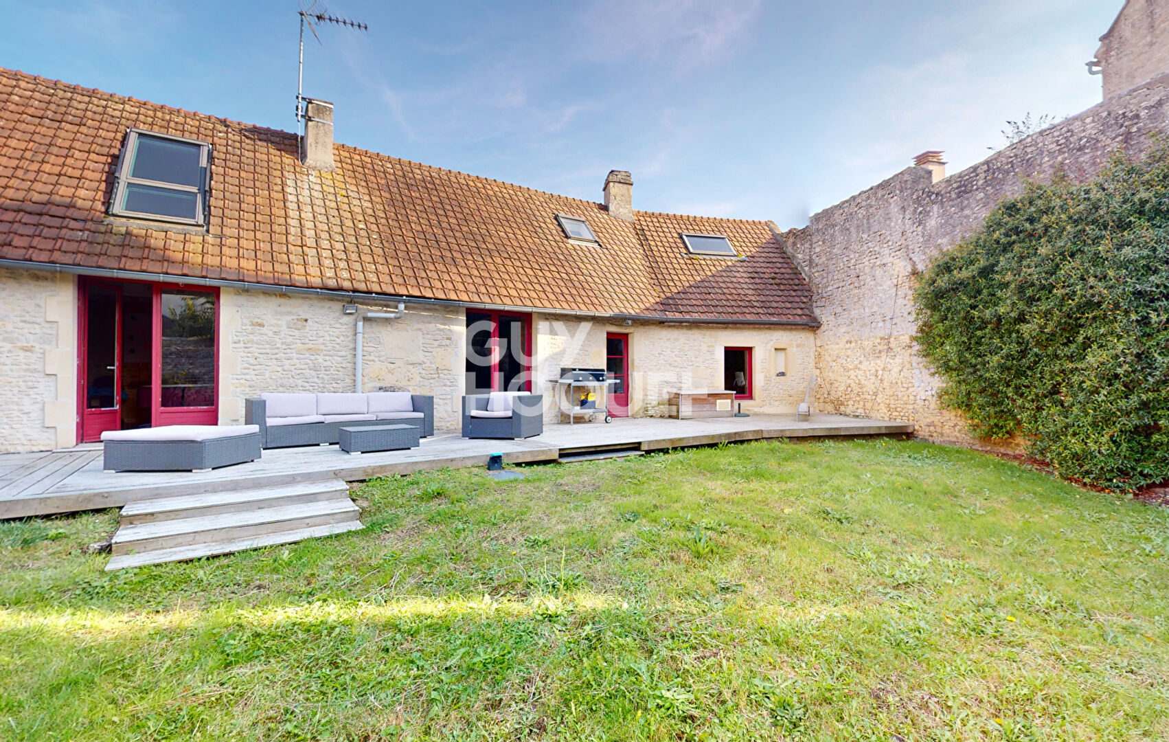 MAISON EN PIERRES RENOVEE