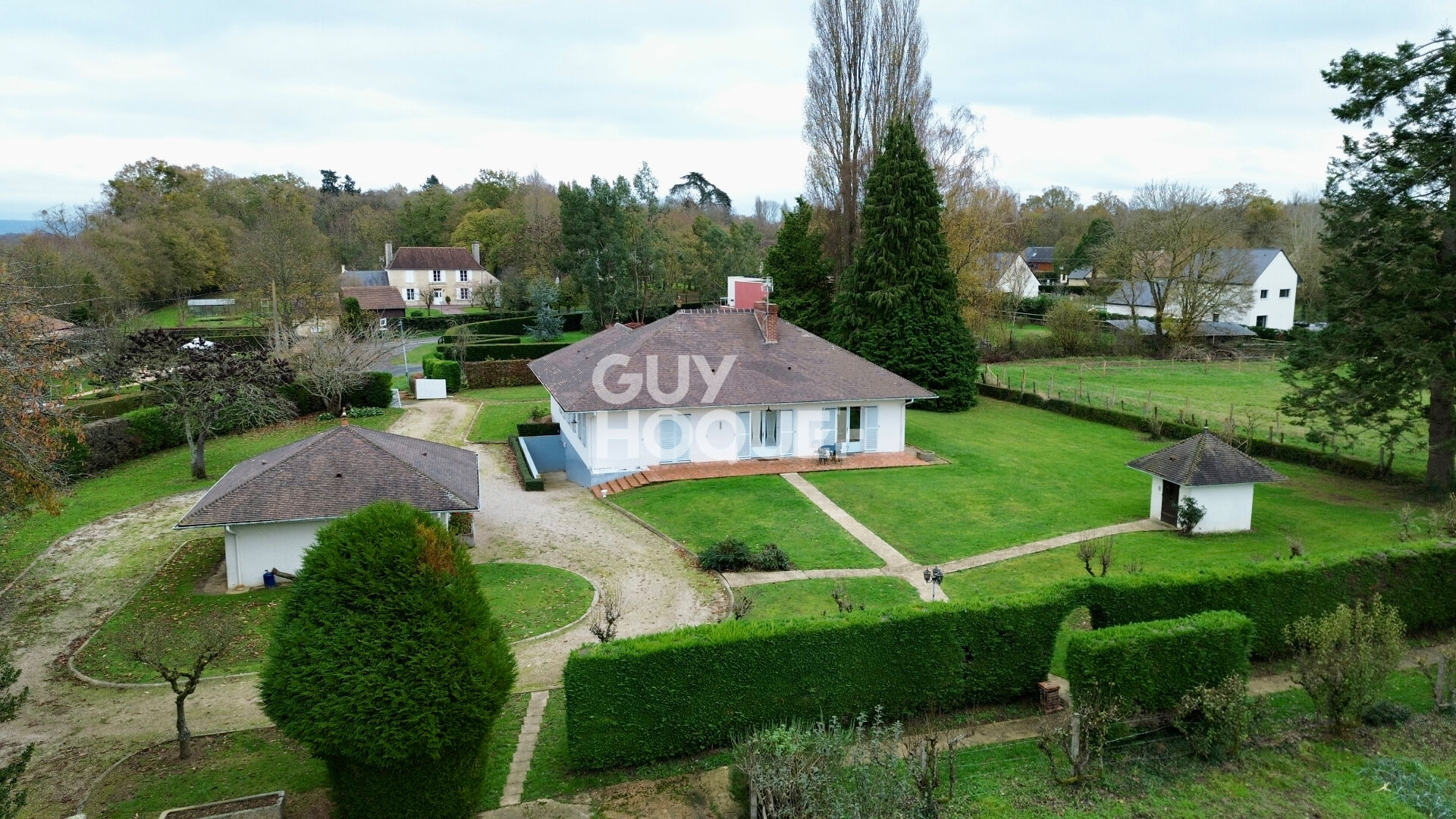 Maison PLAIN-PIED - 1,4 hectare de terrain