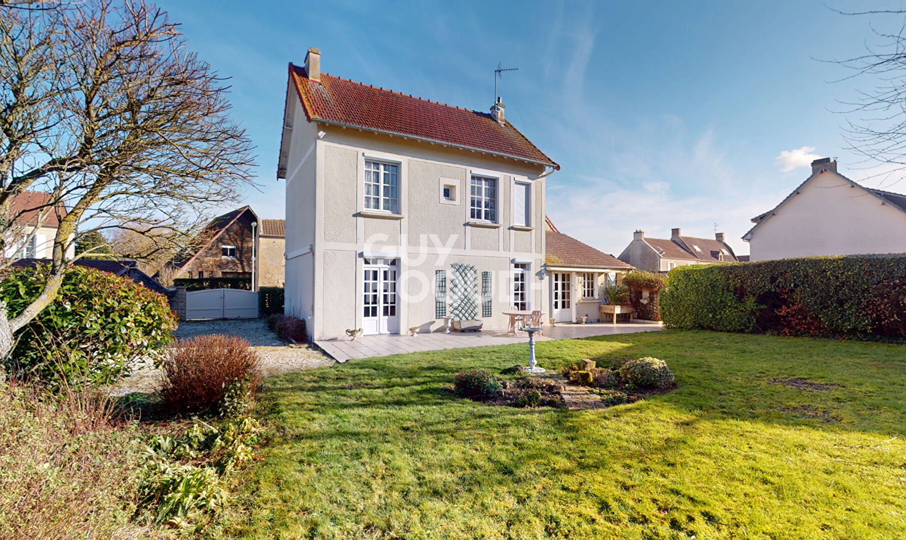 Maison hors lotissement - beau potentiel