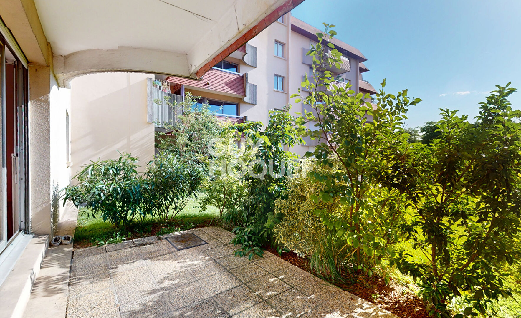 Appart F2 avec terrasse et cave 