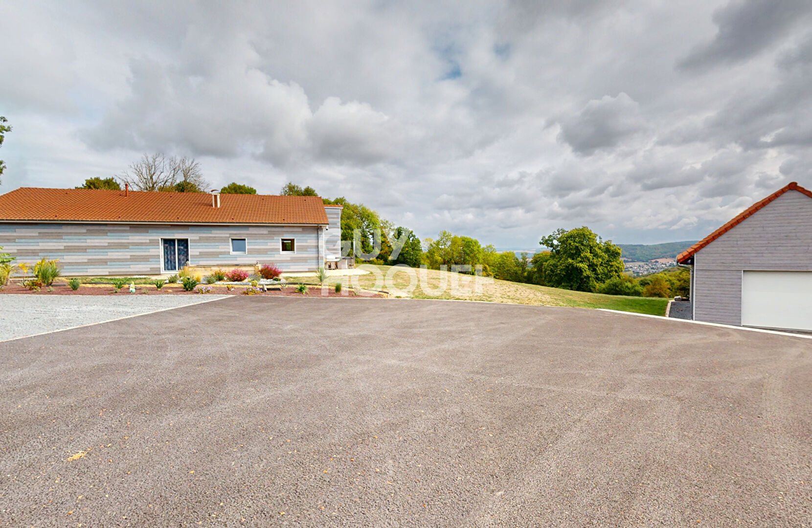 PLAIN PIED 210 m2