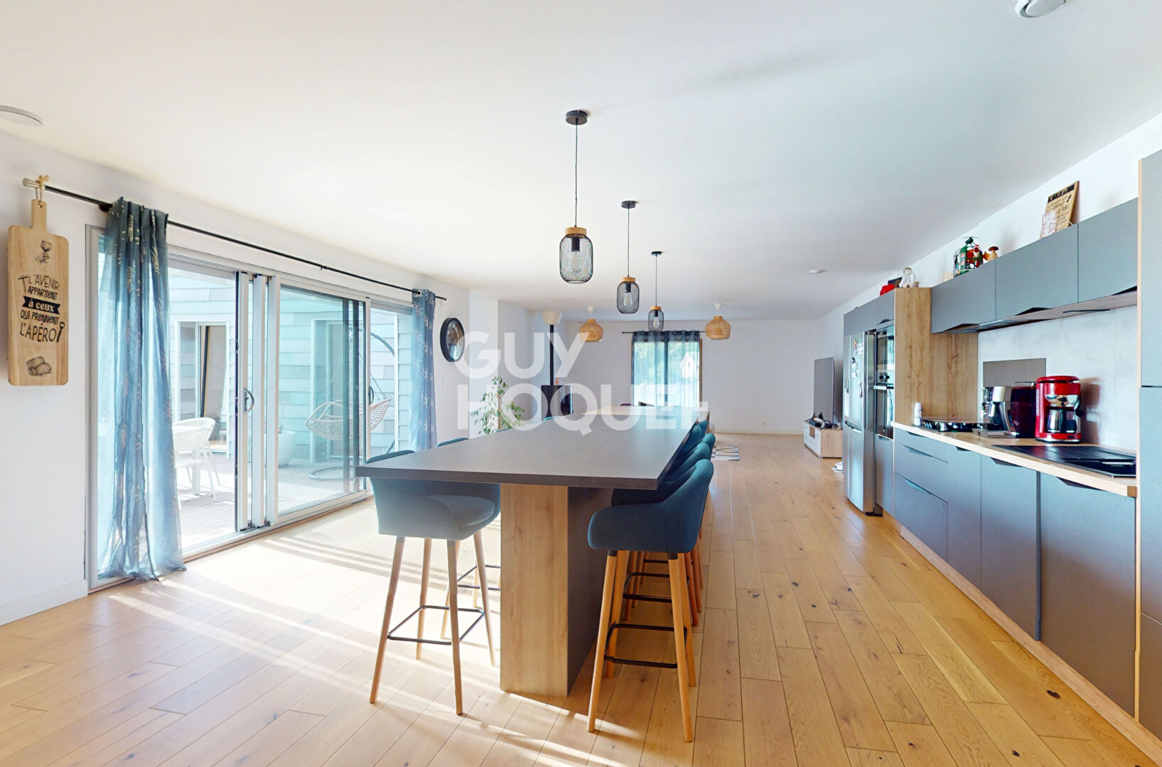 PLAIN PIED 210 m2