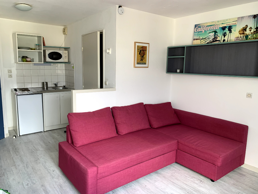 Appartement meublé de 18 m² avec parking en sous-sol