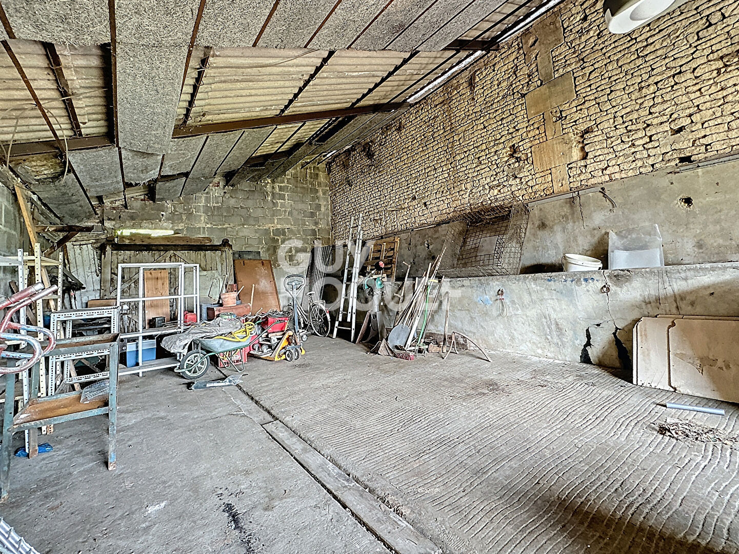 Garage 65 m2 Saint Sylvain