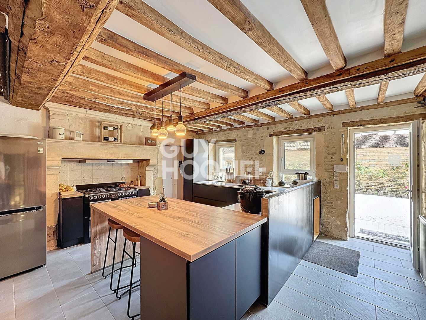 Propriété en pierre rénovée