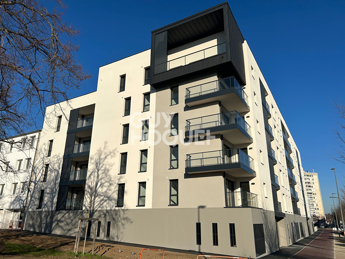 T2 AVEC BALCON ET TERRASSE - CAEN RIVE DROITE