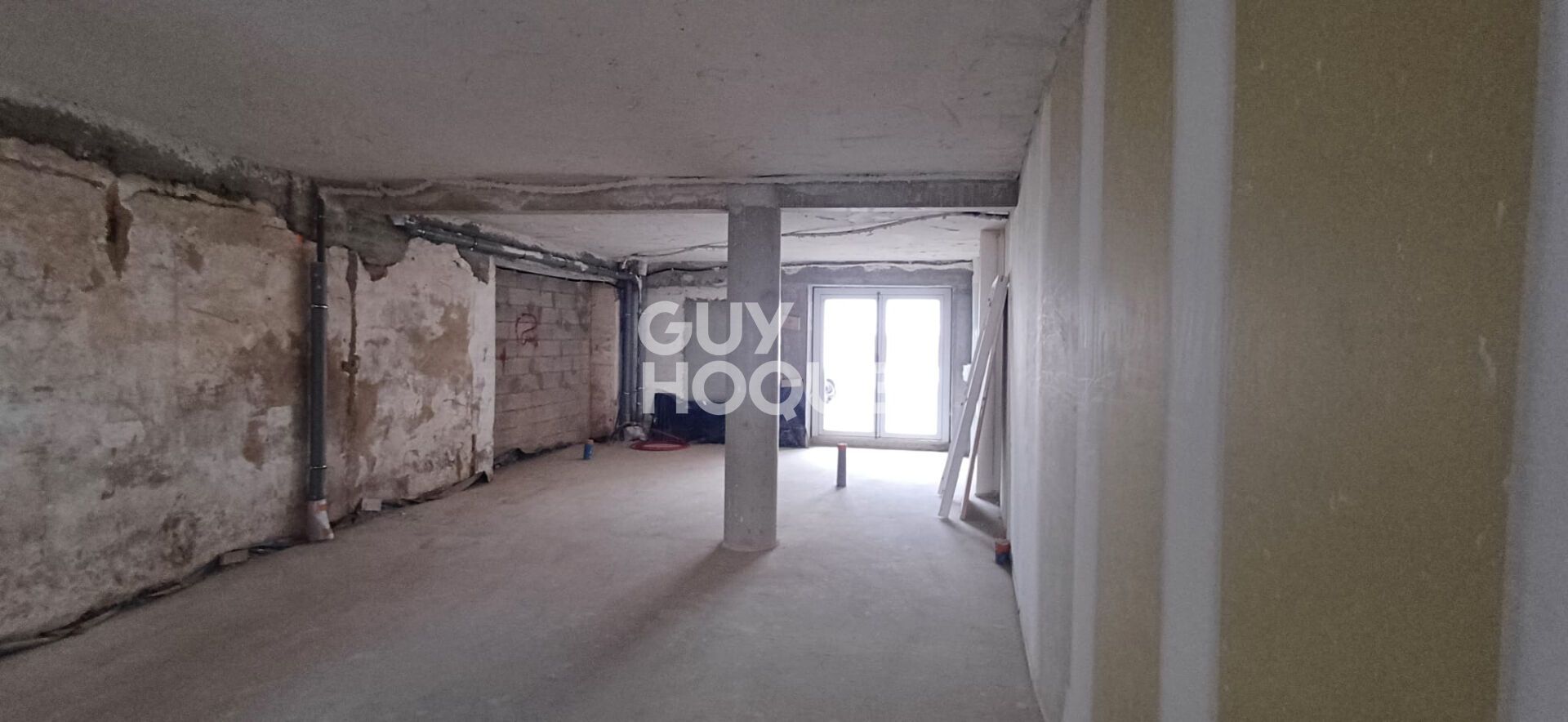 Local Brut pour activité professionnelle 