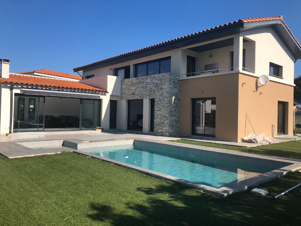 Maison F7 (215 m²) en vente à SAINTE MARIE LA MER