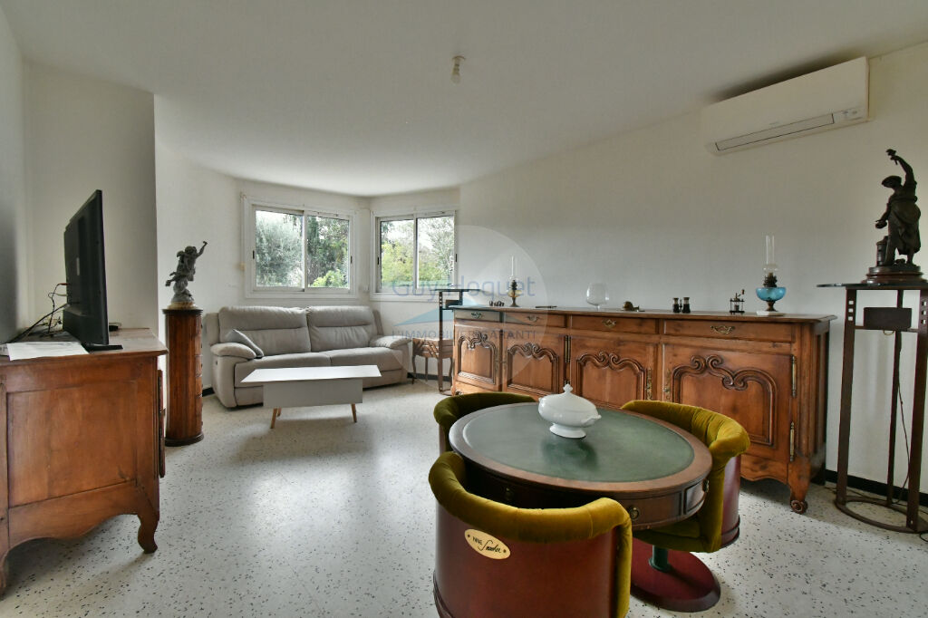 TOULOUGES immeuble 4 faces, 3 appartements, un garage + terrain encore constructible