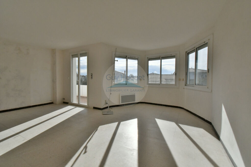 TOULOUGES immeuble 4 faces, 3 appartements, un garage + terrain encore constructible