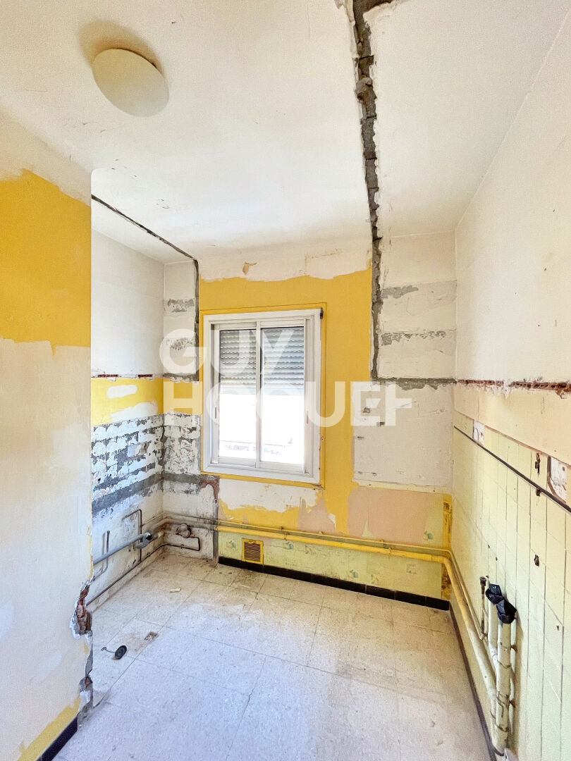 TOULOUGES immeuble 4 faces, 3 appartements, un garage + terrain encore constructible