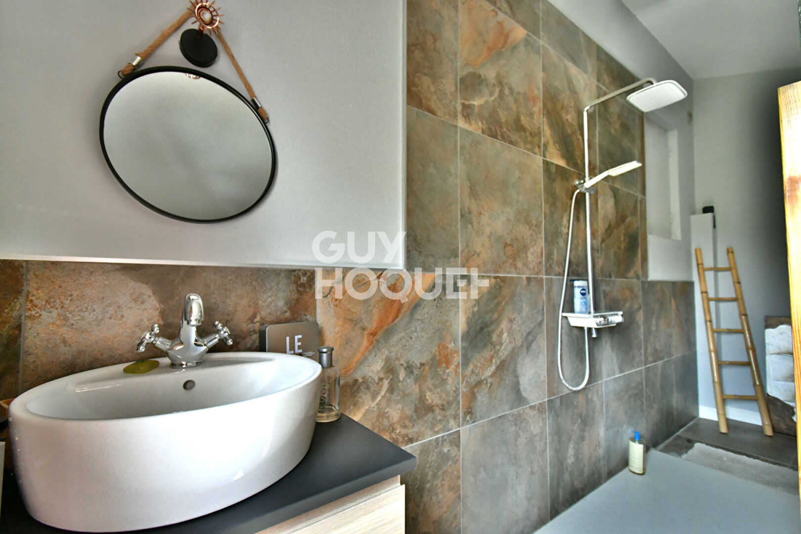 CANOHES Maison familiale 3 faces, 6 pièces avec grand garage