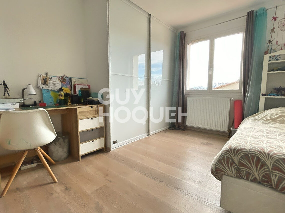 Maison à vendre à Canohès, 4 faces, 3 chambres, garage, piscine, dépendance