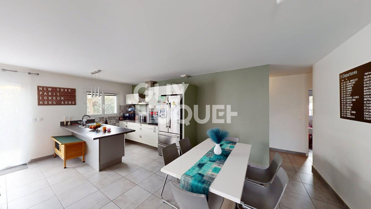 CANOHES Maison récente 3 faces de plain pied, 4 pièces avec garage et piscine.