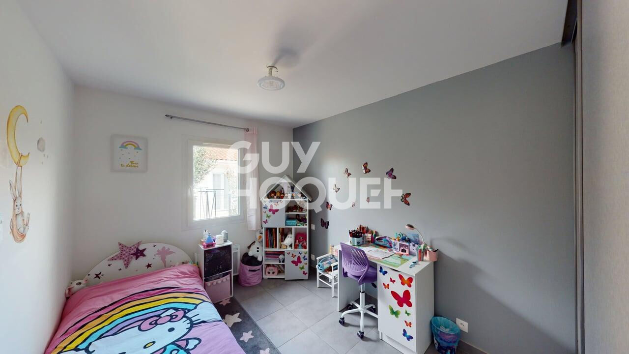 CANOHES Maison récente 3 faces de plain pied, 4 pièces avec garage et piscine.