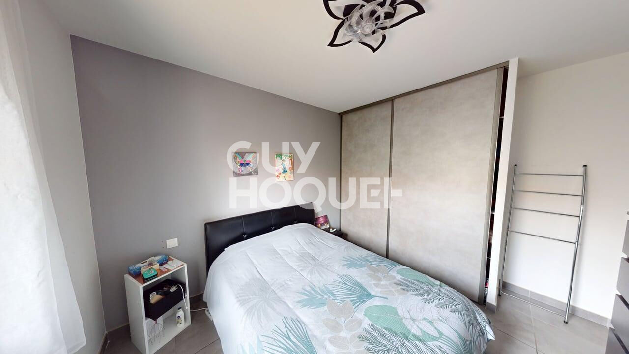 CANOHES Maison récente 3 faces de plain pied, 4 pièces avec garage et piscine.