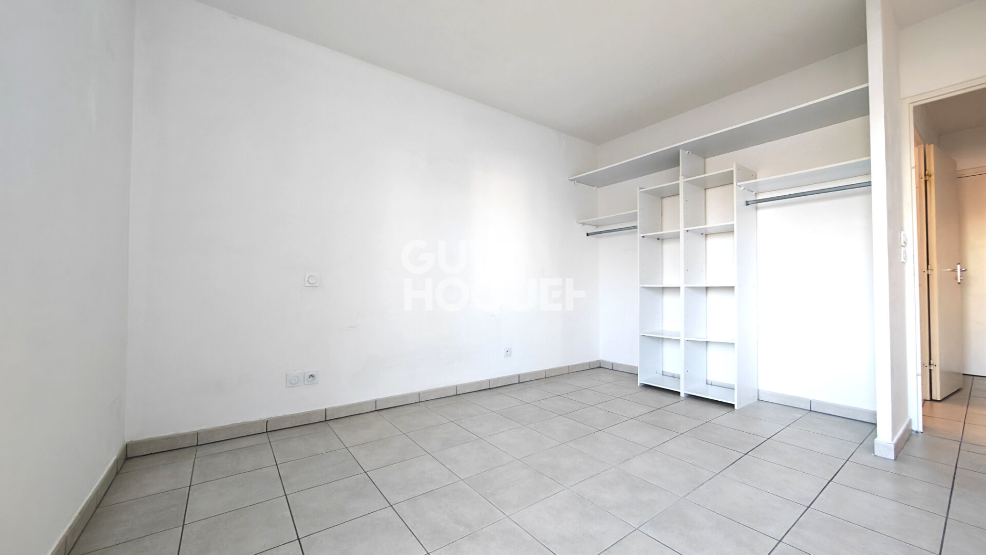 A vendre à Canohès, Appartement 2 pièces avec terrasse et parking. Résidence avec ascenceur.