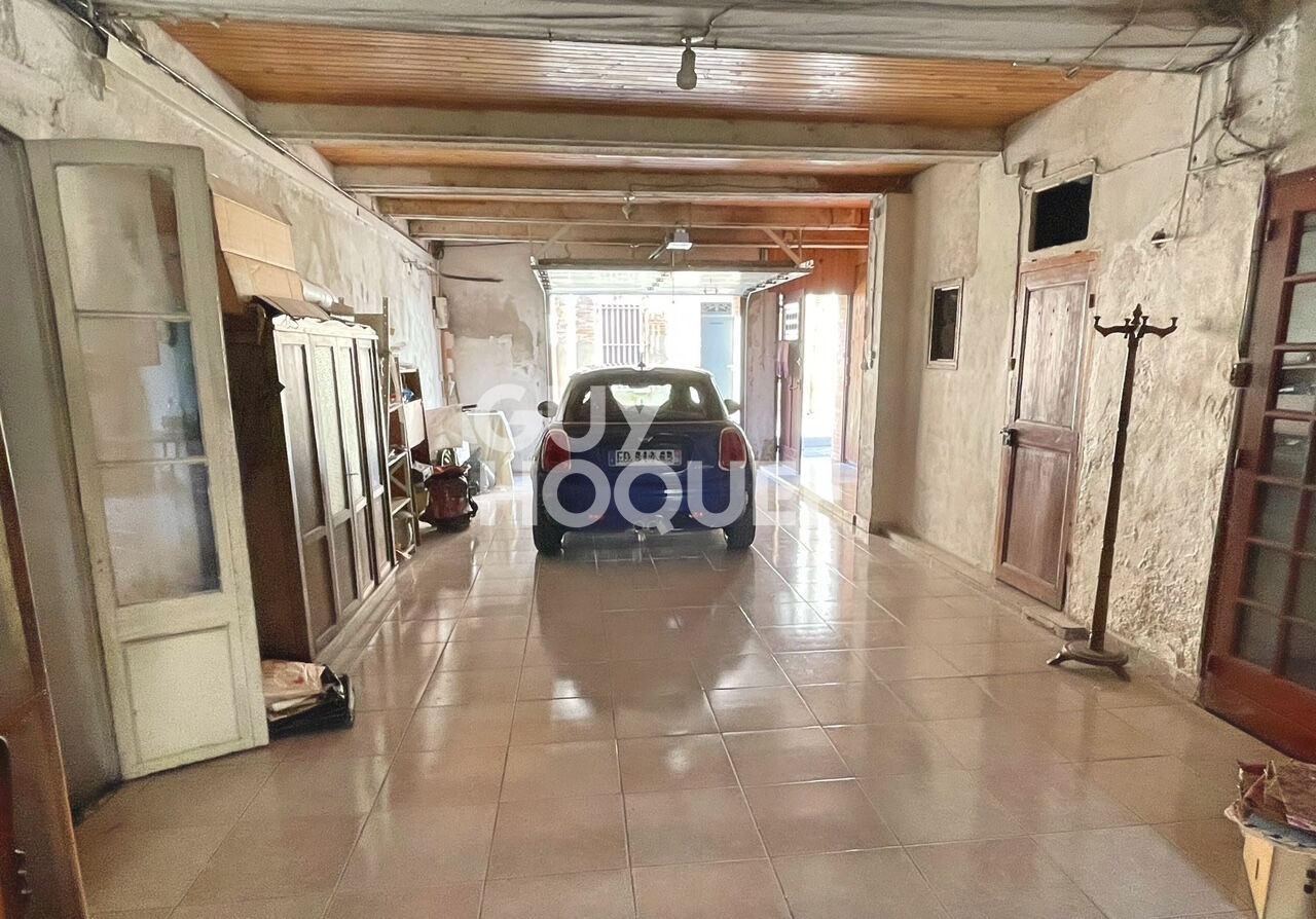 Canohes, maison de village 7 pièces, 238 m² sur parcelle 440m² avec 2 garages