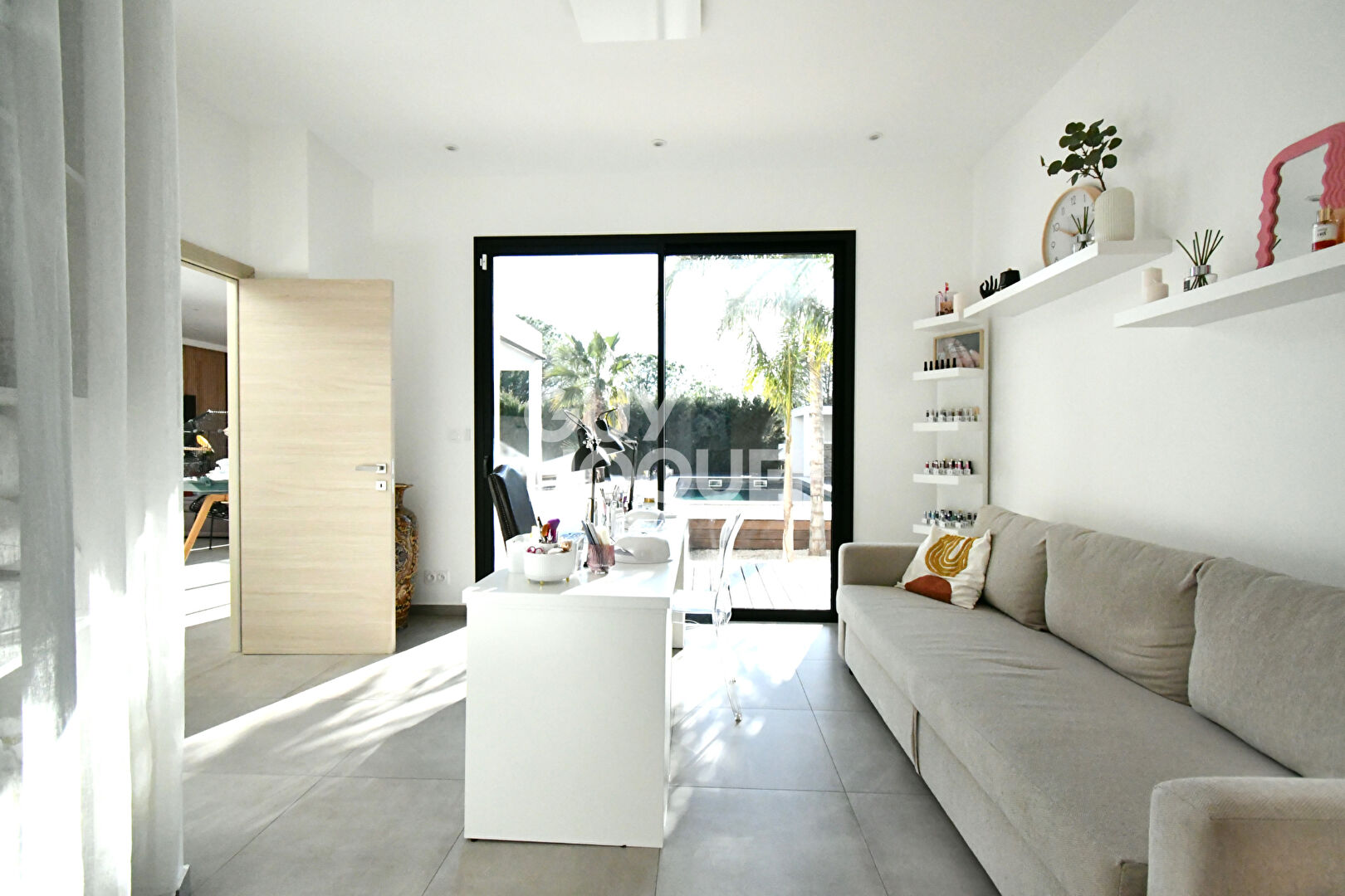 SAINT FELIU D'AVALL Maison récent 4 faces, 5 pièces avec garage sur 900m² de parcelle