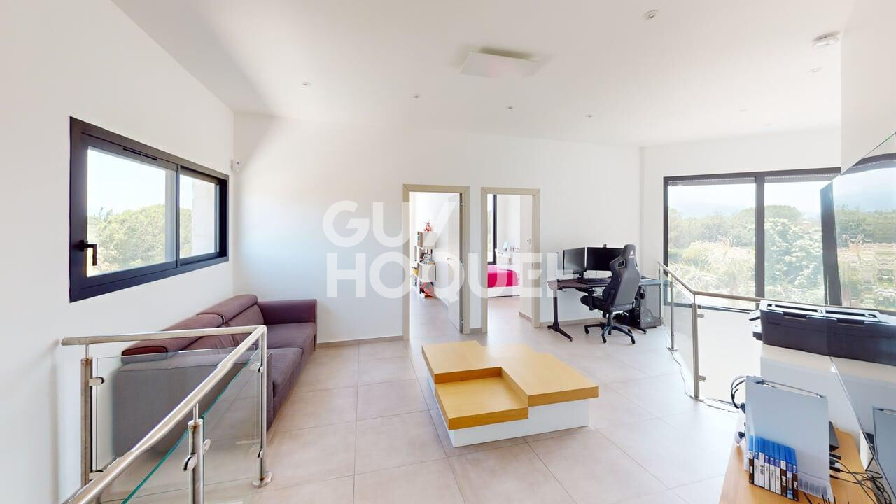 SAINT FELIU D'AVALL Maison récent 4 faces, 5 pièces avec garage sur 900m² de parcelle