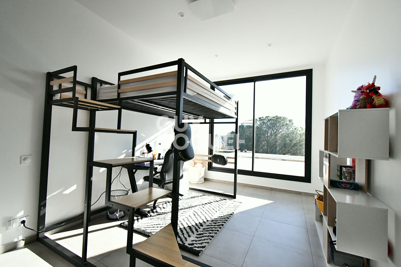 SAINT FELIU D'AVALL Maison récent 4 faces, 5 pièces avec garage sur 900m² de parcelle